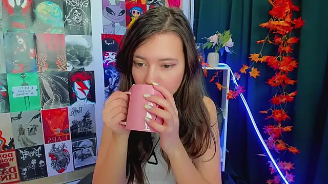 Snapshot of Lina_Brownie chatting on 12-19-24, 05:40 Lina Brownie online show from 12-19-24, 05:40