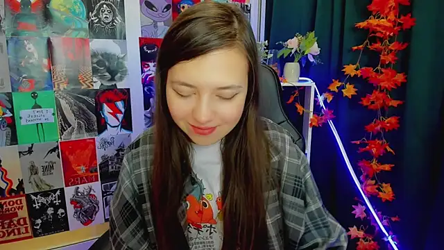 Snapshot of Lina_Brownie chatting on 12-23-24, 02:13 Lina Brownie online show from 12-23-24, 02:13