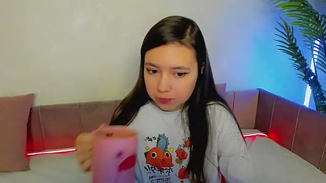 Snapshot of Lina_Brownie chatting on 01-07-25, 03:03 Lina Brownie online show from 01-07-25, 03:03