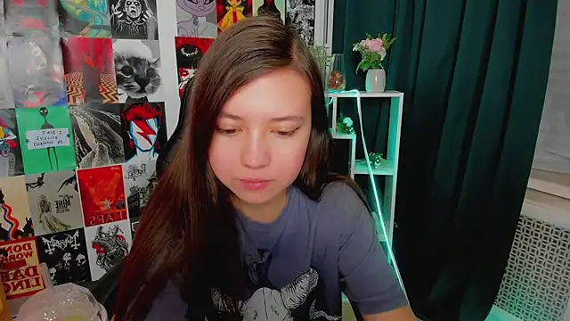 Snapshot of Lina_Brownie chatting on 01-11-25, 02:09 Lina Brownie online show from 01-11-25, 02:09