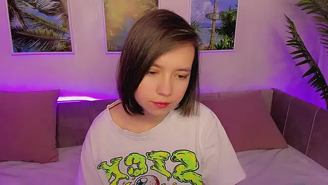 Snapshot of Lina_Brownie chatting on 01-19-25, 05:15 Lina Brownie online show from 01-19-25, 05:15