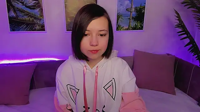 Snapshot of Lina_Brownie chatting on 01-20-25, 02:01 Lina Brownie online show from 01-20-25, 02:01