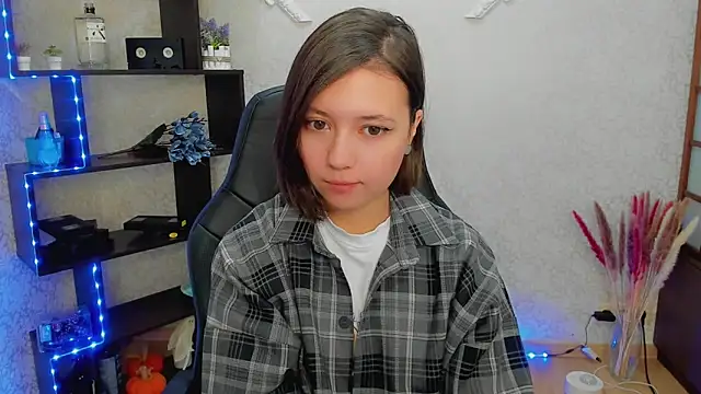 Snapshot of Lina_Brownie chatting on 01-25-25, 02:26 Lina Brownie online show from 01-25-25, 02:26