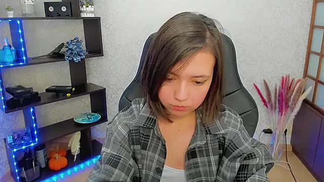 Snapshot of Lina_Brownie chatting on 01-25-25, 06:12 Lina Brownie online show from 01-25-25, 06:12