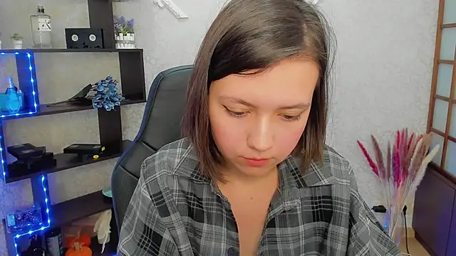 Snapshot of Lina_Brownie chatting on 02-03-25, 02:36 Lina Brownie online show from 02-03-25, 02:36