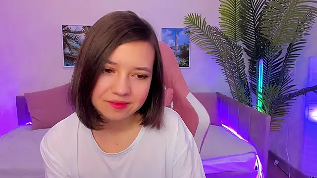 Snapshot of Lina_Brownie chatting on 02-05-25, 02:19 Lina Brownie online show from 02-05-25, 02:19