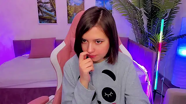 Snapshot of Lina_Brownie chatting on 02-12-25, 02:03 Lina Brownie online show from 02-12-25, 02:03