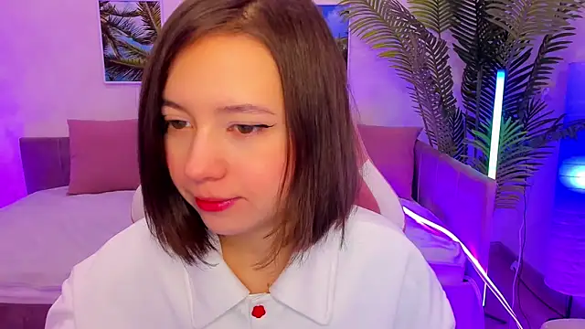 Snapshot of Lina_Brownie chatting on 02-15-25, 01:53 Lina Brownie online show from 02-15-25, 01:53