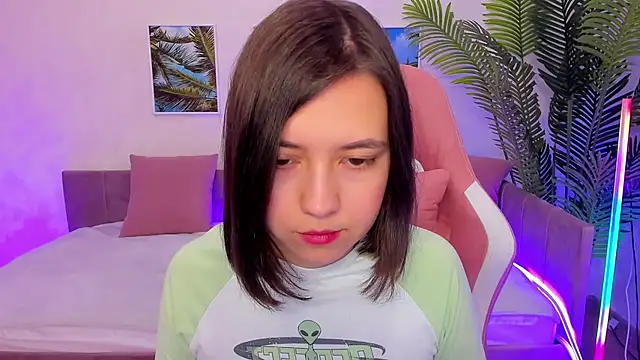 Snapshot of Lina_Brownie chatting on 02-18-25, 05:53 Lina Brownie online show from 02-18-25, 05:53