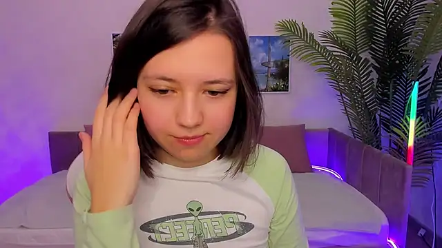 Snapshot of Lina_Brownie chatting on 02-22-25, 07:56 Lina Brownie online show from 02-22-25, 07:56