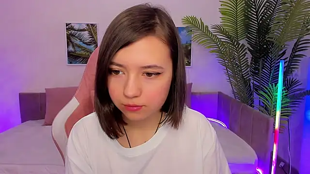 Snapshot of Lina_Brownie chatting on 02-26-25, 01:53 Lina Brownie online show from 02-26-25, 01:53