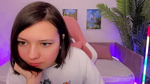 Snapshot of Lina_Brownie chatting on 03-02-25, 02:08 Lina Brownie online show from 03-02-25, 02:08