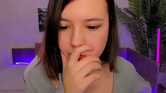 Snapshot of Lina_Brownie chatting on 03-21-25, 05:32 Lina Brownie online show from 03-21-25, 05:32