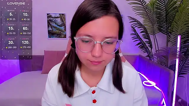 Snapshot of Lina_Brownie chatting on 10-06-25, 02:31 Lina Brownie online show from 10-06-25, 02:31