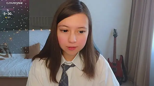 Snapshot of Lina_Brownie chatting on 10-19-25, 04:13 Lina Brownie online show from 10-19-25, 04:13