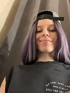 Snapshot of RinaMood chatting on 01-01-25, 04:29 RinaMood online show from 01-01-25, 04:29