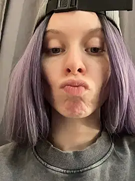 Snapshot of RinaMood chatting on 01-07-25, 02:19 RinaMood online show from 01-07-25, 02:19