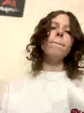 Snapshot of RinaMood chatting on 10-15-25, 11:21 RinaMood online show from 10-15-25, 11:21