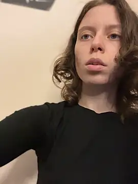 Snapshot of RinaMood chatting on 10-24-25, 11:06 RinaMood online show from 10-24-25, 11:06