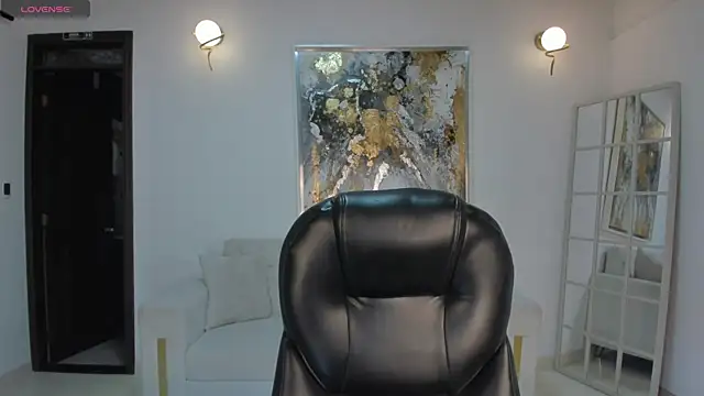 Snapshot of CharlotteCox_ chatting on 04-26-26, 03:15 CharlotteCox online show from 04-26-26, 03:15
