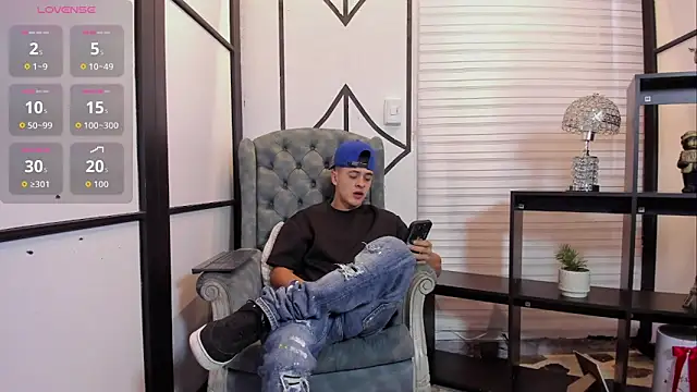 JuniorMorris  online show from 09-30-25, 09:53