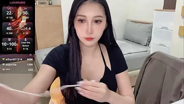 Snapshot of yu5888 chatting on 04-26-26, 10:13 yu5888 online show from 04-26-26, 10:13