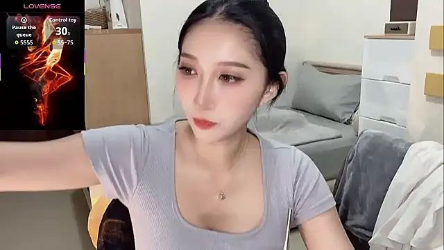 Snapshot of yu5888 chatting on 06-28-26, 10:32 yu5888 online show from 06-28-26, 10:32