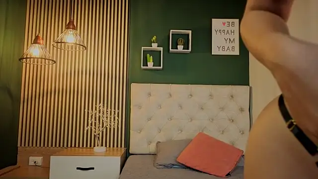 madison little  online show from 09-14-25, 04:50