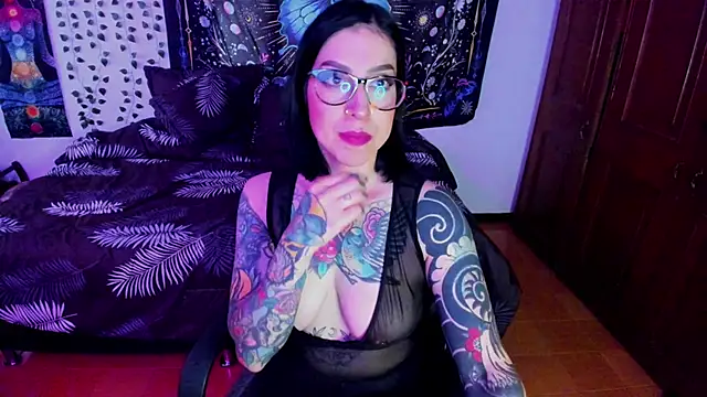Snapshot of alice_666f chatting on 06-05-26, 02:34 alice 666f online show from 06-05-26, 02:34