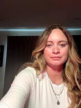 Sophie Raegan online show from 12-22-25, 04:04