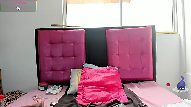 AlanaLars online show from 02-02-26, 06:17