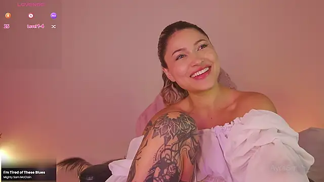 Snapshot of AyraSmith_ chatting on 02-16-25, 03:26 AyraSmith online show from 02-16-25, 03:26