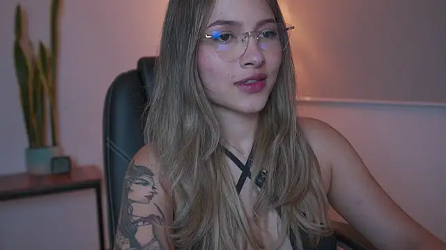 Snapshot of AyraSmith_ chatting on 03-03-26, 12:17 AyraSmith online show from 03-03-26, 12:17