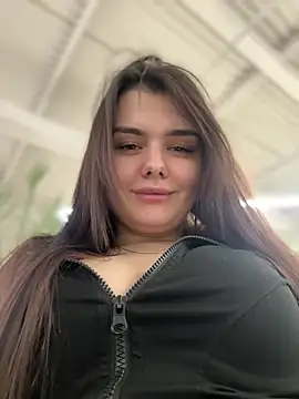 Snapshot of NikaMur chatting on 01-29-25, 12:45 NikaMur online show from 01-29-25, 12:45