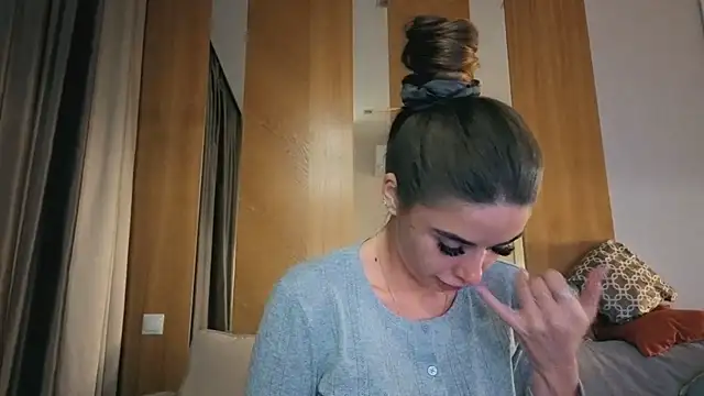 your bunnygirl online show from 10-04-25, 05:33