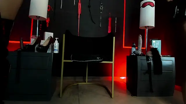 CharlotteScotte online show from 12-19-25, 12:34