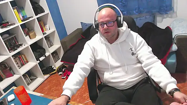 ravingr4d4 online show from 12-18-25, 10:38