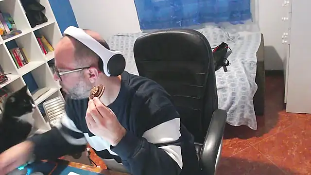 ravingr4d4 online show from 02-09-26, 02:10