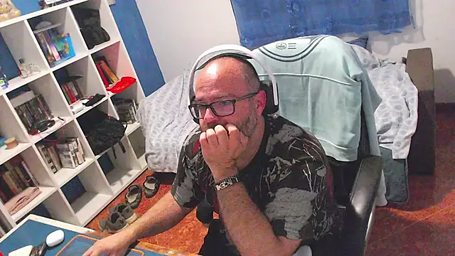 ravingr4d4 online show from 05-11-26, 09:01