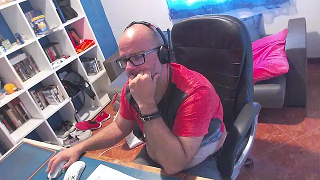 Snapshot of ravingr4d4 chatting on 06-18-26, 09:14 ravingr4d4 online show from 06-18-26, 09:14