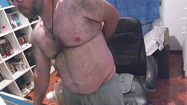 Snapshot of ravingr4d4 chatting on 07-06-26, 12:40 ravingr4d4 online show from 07-06-26, 12:40