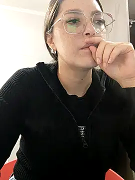 Snapshot of Daniela77771 chatting on 04-17-26, 03:15 Daniela77771 online show from 04-17-26, 03:15