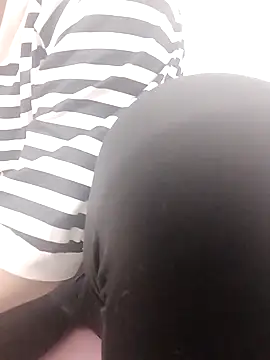 SweetGirl2k2 online show from 02-03-25, 02:47