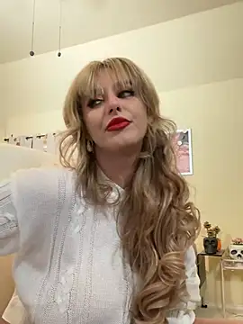 Snapshot of RoxxyDallas chatting on 12-21-24, 10:51 RoxxyDallas online show from 12-21-24, 10:51