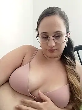 Snapshot of Karol_and_David_hotcouple chatting on 12-20-24, 06:02 Karol and David hotcouple online show from 12-20-24, 06:02