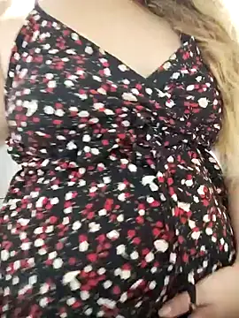 Snapshot of Karol_and_David_hotcouple chatting on 02-02-25, 08:24 Karol and David hotcouple online show from 02-02-25, 08:24