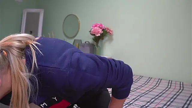 CelineConner online show from 02-04-25, 05:21