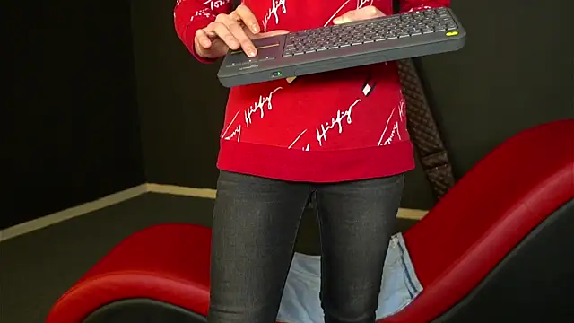 CelineConner online show from 02-12-25, 05:15