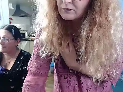 Snapshot of Helen1974 chatting on 12-19-24, 08:55 Helen1974 online show from 12-19-24, 08:55