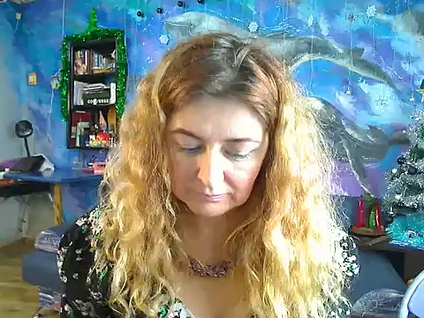 Snapshot of Helen1974 chatting on 01-05-25, 02:38 Helen1974 online show from 01-05-25, 02:38